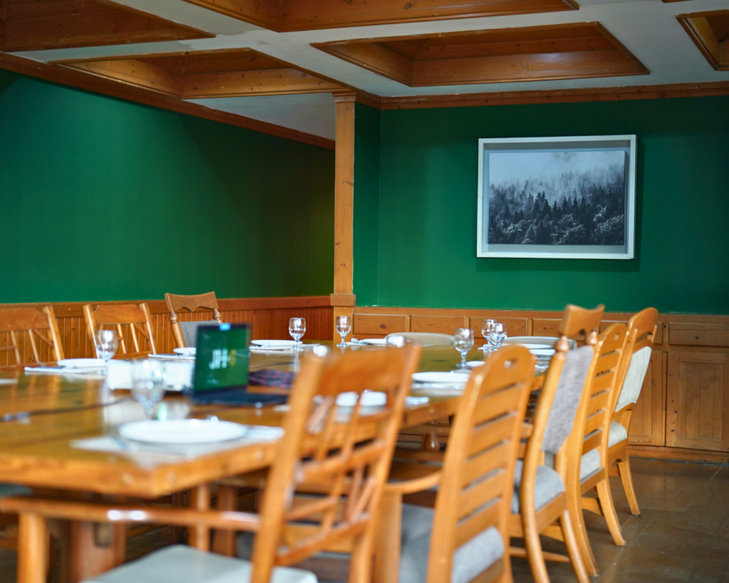 Green Room (4)
