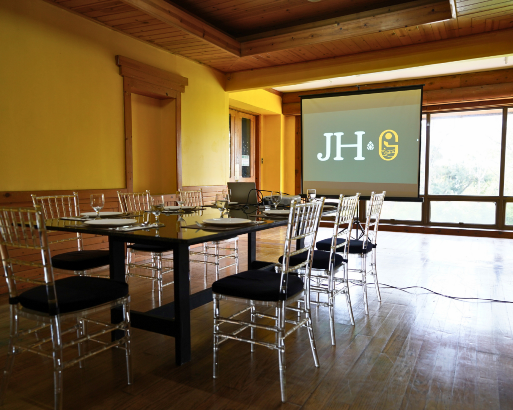 Yellow Room (2)